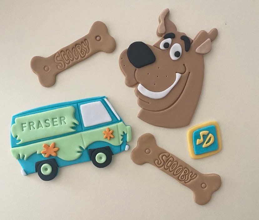 Mystery Machine, Scooby snacks and Scooby face cake topper set
